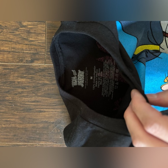 Tom & Jerry graphic tee - like new! Never worn! Size M - Picture 3 of 3